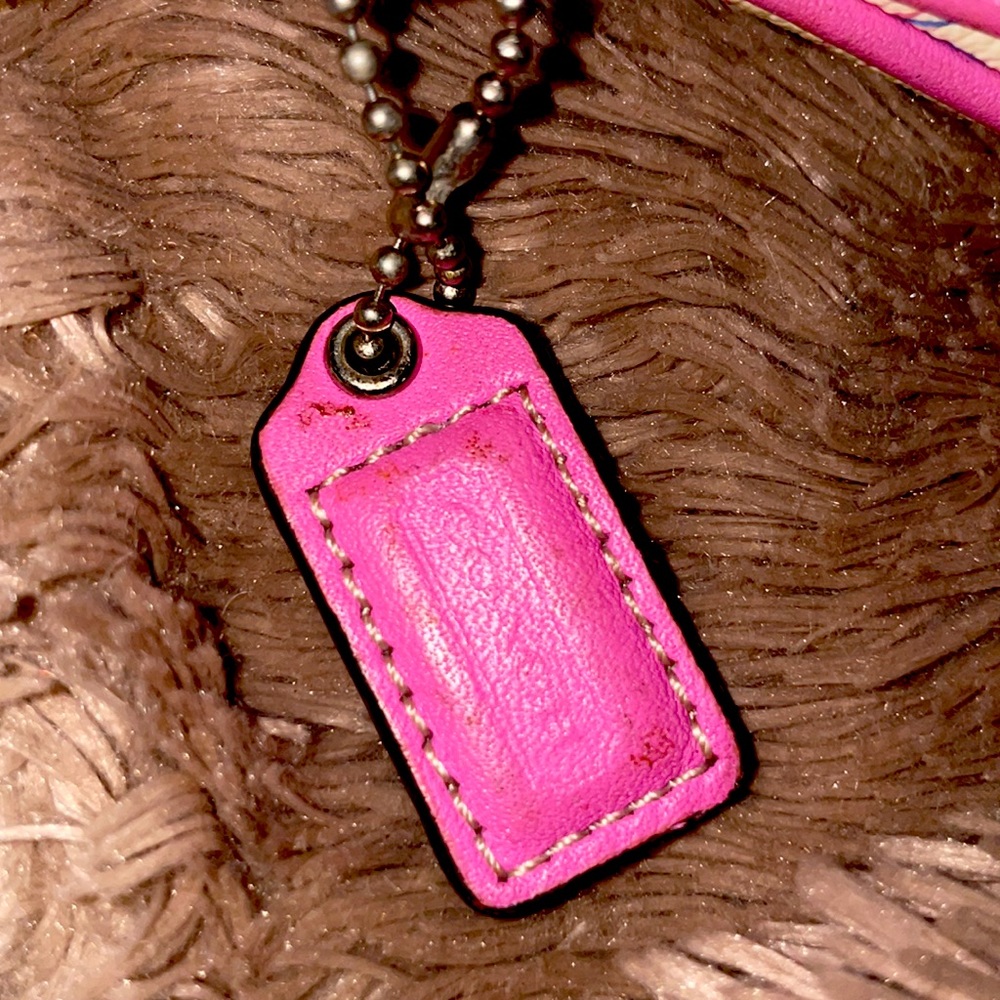 Coach - Picture 2 of 5